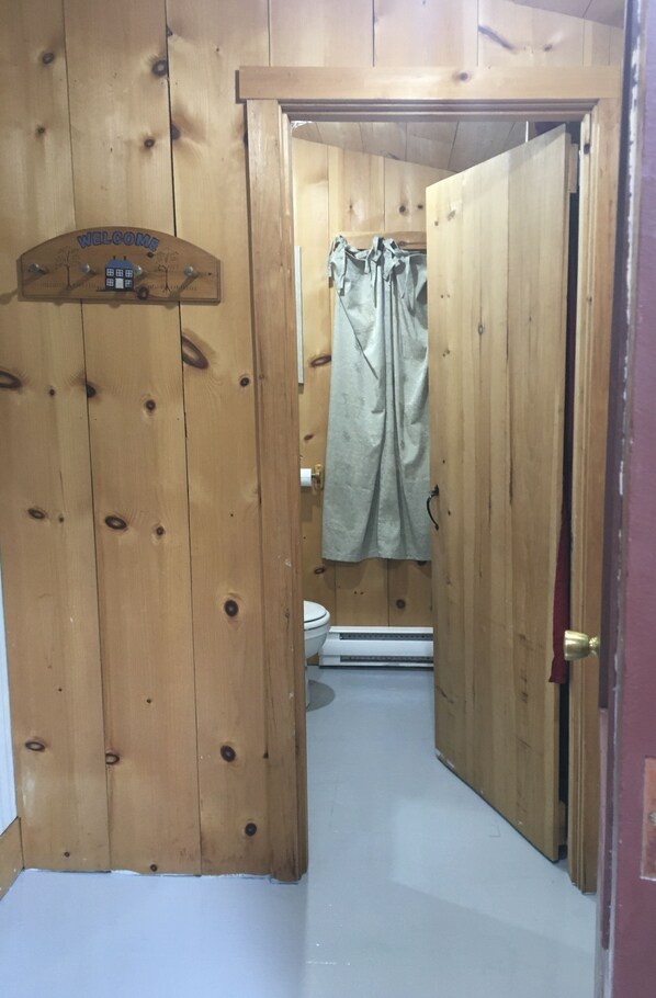 Unclassified image, 1 of 17, button - Riverfront Cottage (Durham Bridge)