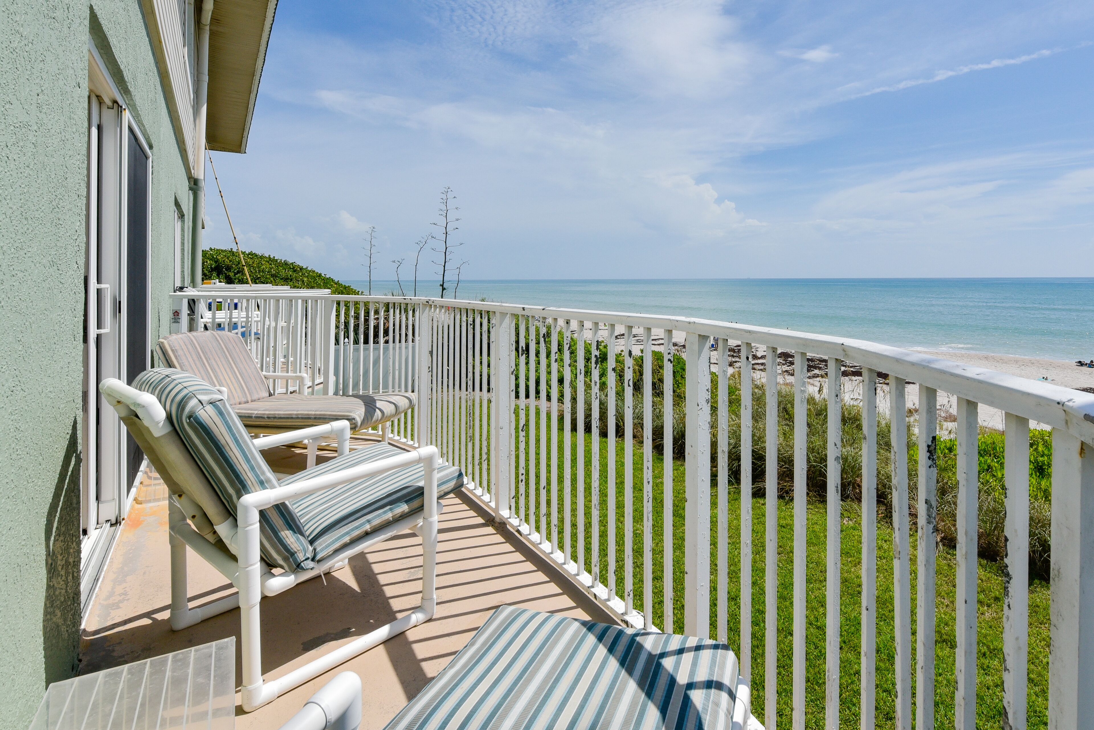 Direct Ocean- Wrap Around Balcony