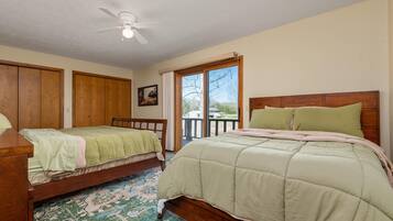 3 bedrooms, desk, free WiFi, bed sheets