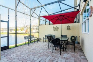 Outdoor dining - Great Lake View - Pet Friendly (Kissimmee)