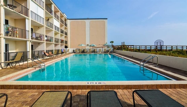 Outdoor pool, a heated pool