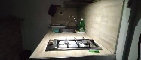 Refrigerador y parrilla de estufa