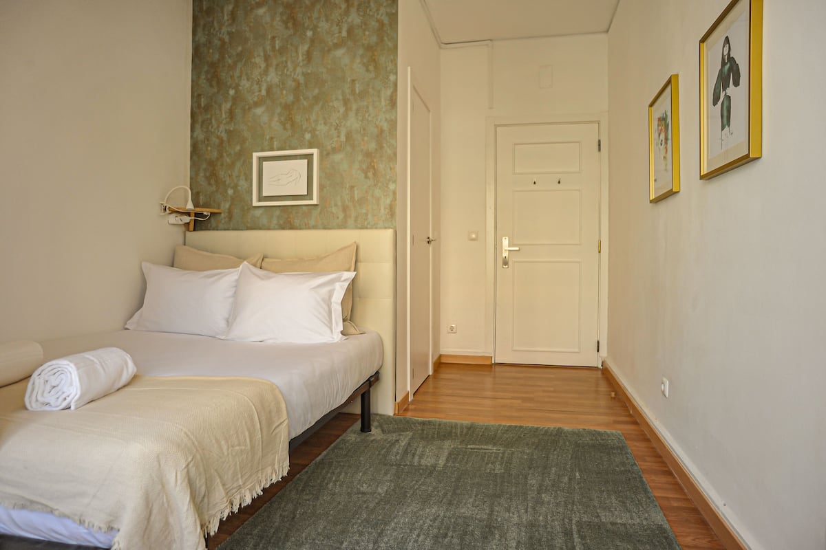 Camera doppia, bagno privato (6) | Con stile personalizzato, con arredamento individuale, una scrivania