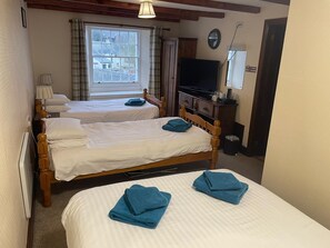 Superior Suite, Ensuite (Village View) - George and Dragon Dent (Sedbergh)