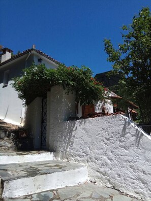House | Bahagian luar