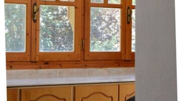 House | Private kitchen | Fridge, oven, stovetop, coffee/tea maker