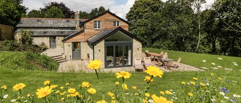 บริเวณภายนอก