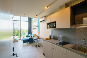 Duplex, 1 Bedroom, Balcony + Free Coworking Space | Zimmersafe, individuell dekoriert, individuell eingerichtet