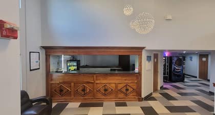 The Royal Inn & Suites