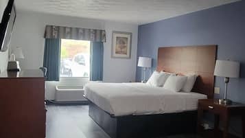 Habitación individual básica | Ropa de cama de alta calidad, camas con efecto memoria y escritorio