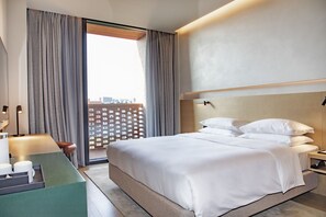 Kamer, 1 kingsize bed met slaapbank, hoek | Luxe beddengoed, bedden met traagschuimmatrassen, een kluis op de kamer