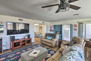 Smart TV, video games, books - 5 bdrm Lakeview Compound- Pool & Spa- Boat parking-Pet friendly- Basketball game (Lake Havasu City)