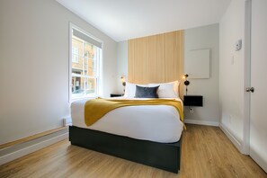 Room - Bright Loft · Queen Bed | Walk Everywhere (Québec City)