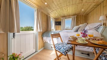 1 bedroom, iron/ironing board, internet, bed sheets