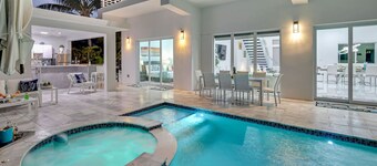 Perla Blanca 4 Bed 5 Bath kayaks pool boat dock