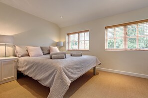 2 chambres, fer et planche Ă repasser, Wi-Fi gratuit, draps fournis