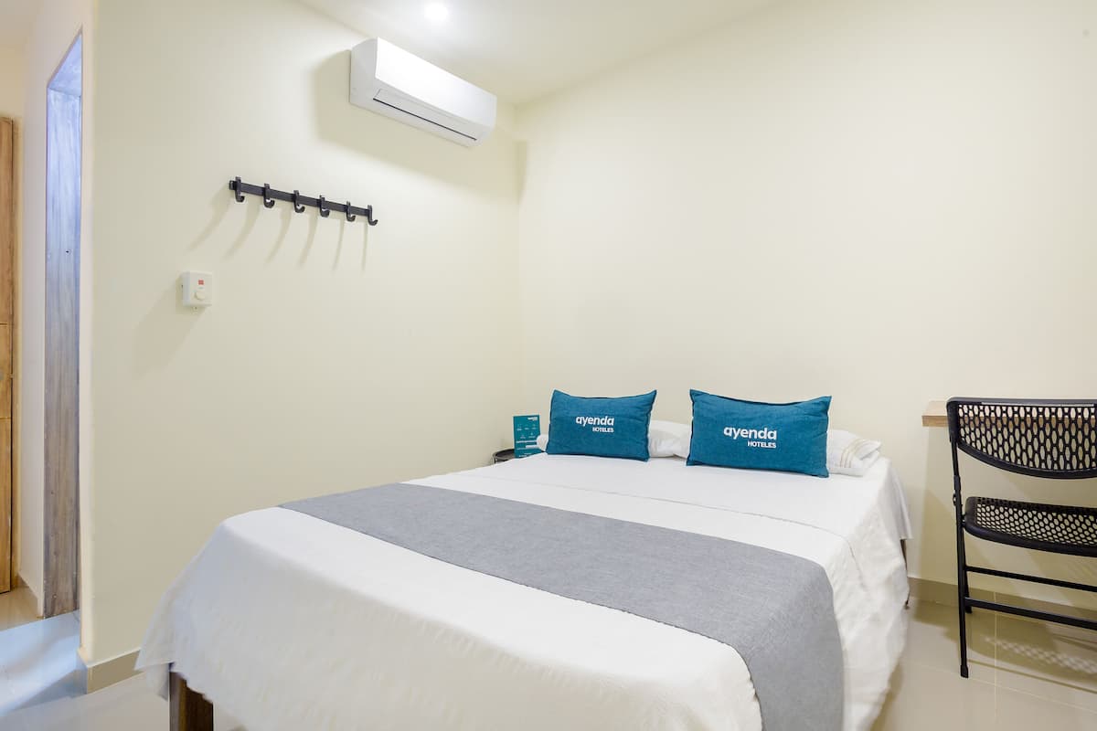 Standard Double Room | Desk, free WiFi, bed sheets