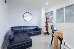 Lobby sitting area - Ayenda Hotel Alejandría (Montería)