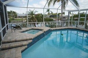A heated pool - Palm Tree III Pool Home Waterfront  (Apollo Beach)