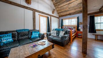 Smart-tv och eldstad