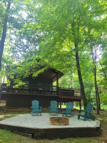 Log Cabin 6 with Hot Tub at Osborn Ramp on Patoka Lake