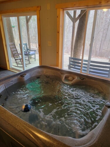 Log Cabin 8 with Hot Tub at Osborn Boat Ramp on Patoka Lake