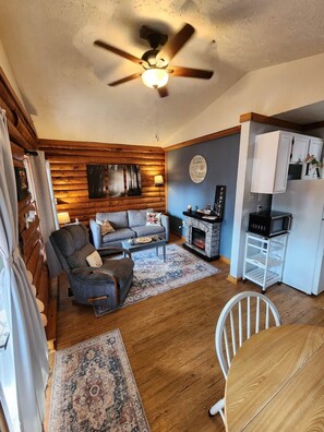 智能电视、壁炉