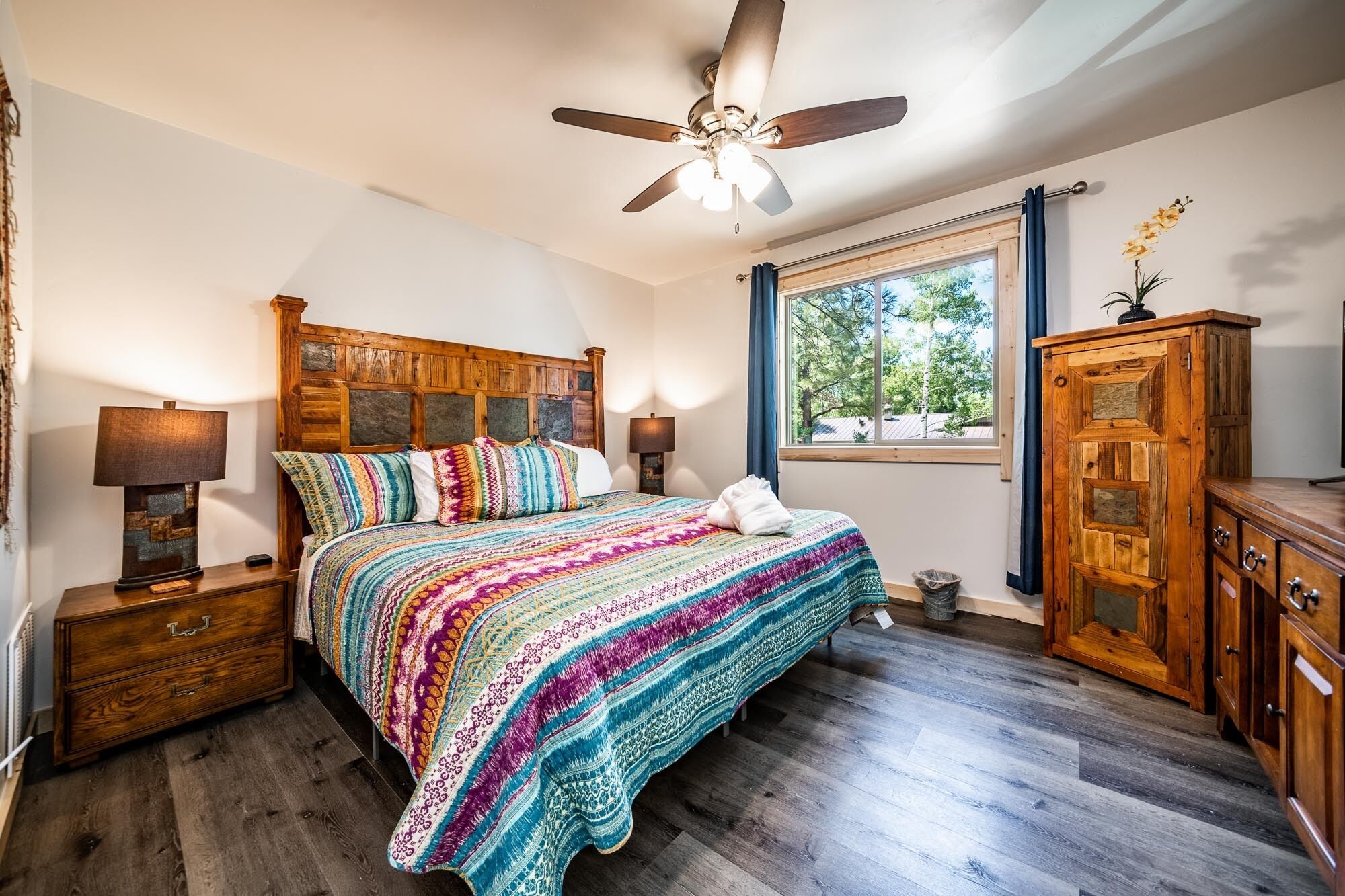 4 Schlafzimmer, Schreibtisch, Bügeleisen/Bügelbrett, kostenloses WLAN