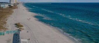 Beachfront Studio • Gulf Views • Pool • Walk to Beach + Dining