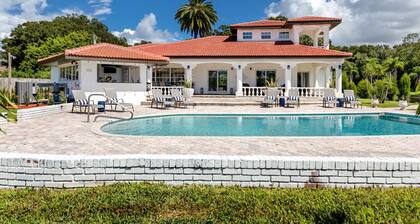 The Belleair Estate - Breathtaking Waterfront Home w/ Heated Pool