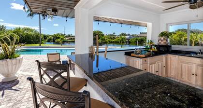 The Belleair Estate - Breathtaking Waterfront Home w/ Heated Pool