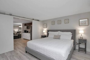3 bedrooms, desk, iron/ironing board, free WiFi