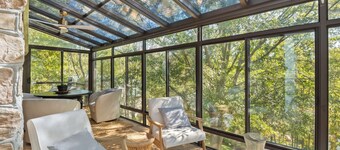 Big Bend Retreat: 5  BR, 3  BA  in Houston, Sleeps 14