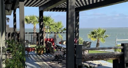 MAXWELL 2BDRMBATH SUITE-OUTDOOR KITCHEN-PRIVATE LIGHTED PIER ON BAFFIN BAY