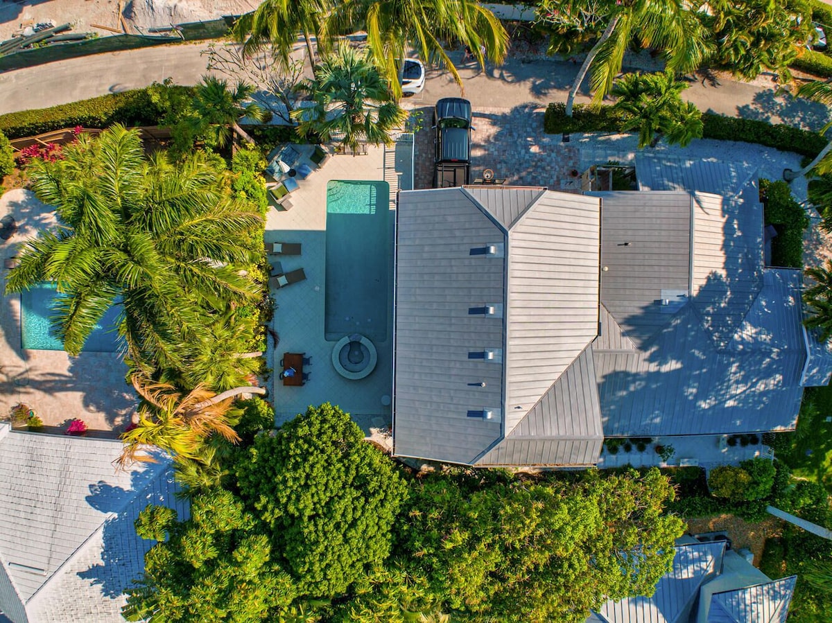 Photo 3 of The Perfect Olde Naples Beach Lifestyle Experience - Walk to Beach & 5th Ave S