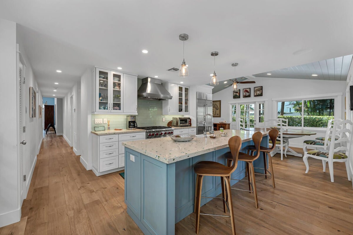 Photo 6 of The Perfect Olde Naples Beach Lifestyle Experience - Walk to Beach & 5th Ave S