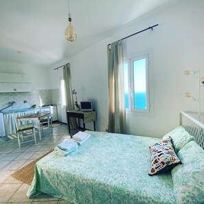1 bedroom, bed sheets - Da Senso (Liguria)