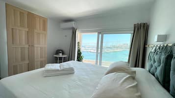 2 camere, una scrivania, ferro/asse da stiro, culla da viaggio