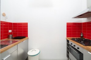 Kühlschrank, Ofen, Herdplatte, Geschirrspüler