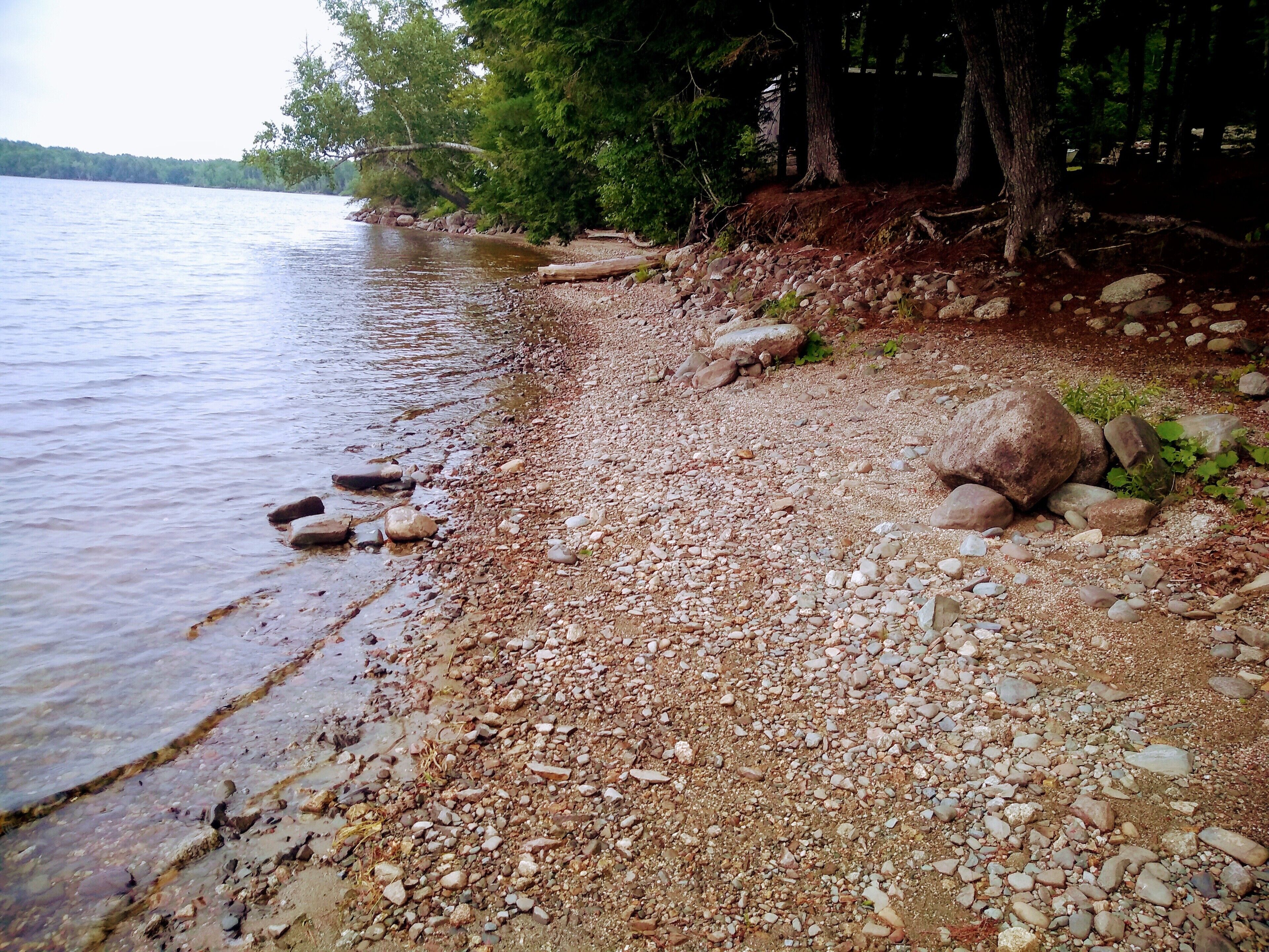 在 海灘附近、沙灘巾
