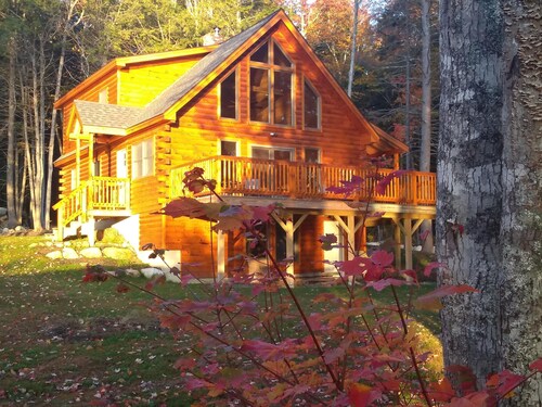 Beautiful Lakeside Log Home near Acadia National Park - kayak, canoe, swim, fish