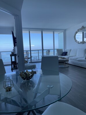 Smart TV, offices, printers