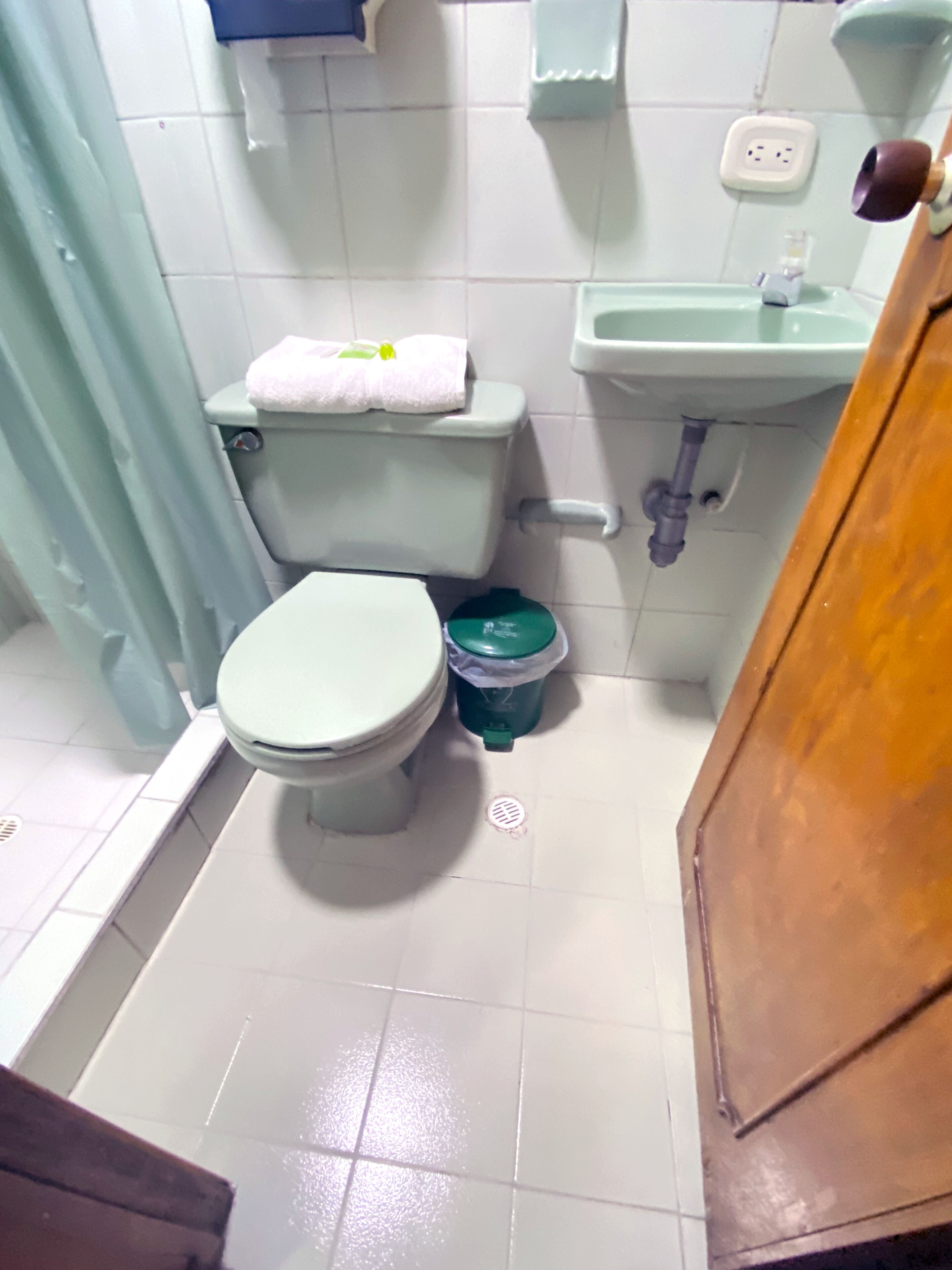 standard single room | hypo-allergenic bedding, free wifi, bed sheets