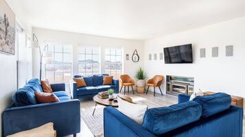 Smart TV, videojuegos, futbolito y libros