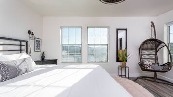 3 bedrooms, desk, iron/ironing board, travel cot