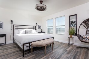 3 bedrooms, desk, iron/ironing board, travel cot