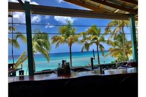 Bar (en la propiedad)