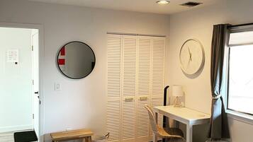 1 bedroom, desk, free WiFi, bed sheets