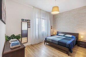 2 camere, ferro/asse da stiro, Wi-Fi gratuito, lenzuola