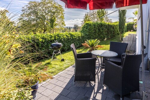 Apartment Lago with Garden, Terrace & Wi-Fi